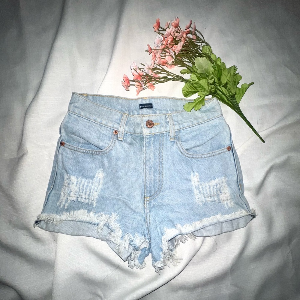 BRANDY MELVILLE HIGH WAISTED DENIM SHORTS